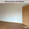 Wohnzimmer mit Balkon